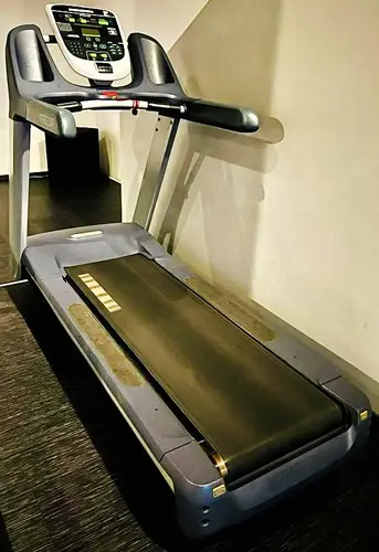 Välkommen till Borås Gym &amp; Atletklubb! Vi finns på Getängsvägen 6 i Borås. Borås Gym &amp; AtletklubbPå Borås Gym &amp; Atletklubb har generationer av människor sedan 1914 ägnat sig åt träning för en starkare kropp. Vi bedriver gymträning i vårt fullt utrustade gym för säker motionsträning för ungdomar och seniorer i alla åldrar.Kraftkällan erbjuder Styrkelyft och Tyngdlyftning på hög nivåI vår lika bra fullt utrustade avdelning för kraftsporter med tävlingsverksamhet inom styrkelyft och tyngdlyftning där klubben fostrat flera lyftare på hög nationell nivå.Vi tror på att man blir som bäst tillsammans, genom både hård träning och trevligt sällskap. Vill du bli starkare tillsammans med oss?  Vi finns även på instagram, facebook och tiktok. Välkommen att bli medlem hos oss och bidra till ytterligare ett sekel av styrka! Du är alltid välkommen att provträna, kontakta oss innan här. borasatletklubb.se - Telefon: 073-0704106Borås Gym &amp; Atletklubb investerar i ett Precor Löpband i hög gymkvalitet från GymPartner.nu ÖppettiderAlla dagar 05:00 - 22:00KontaktuppgifterEmail: info@borasatletklubb.seTelefon: 073-0704106AdressGetängsvägen 6504 68, Borås